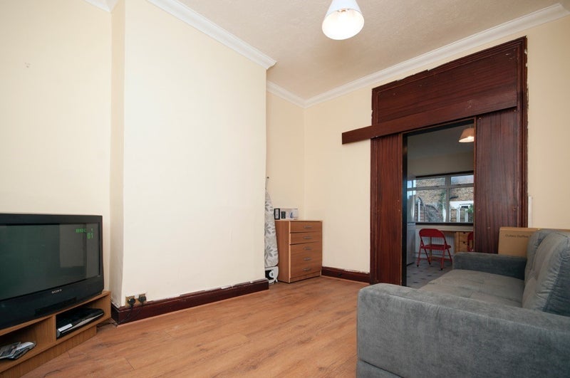 Room Beaconsfield Road in Greater London