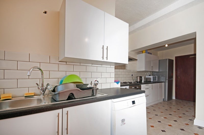 Room Beaconsfield Road in Greater London