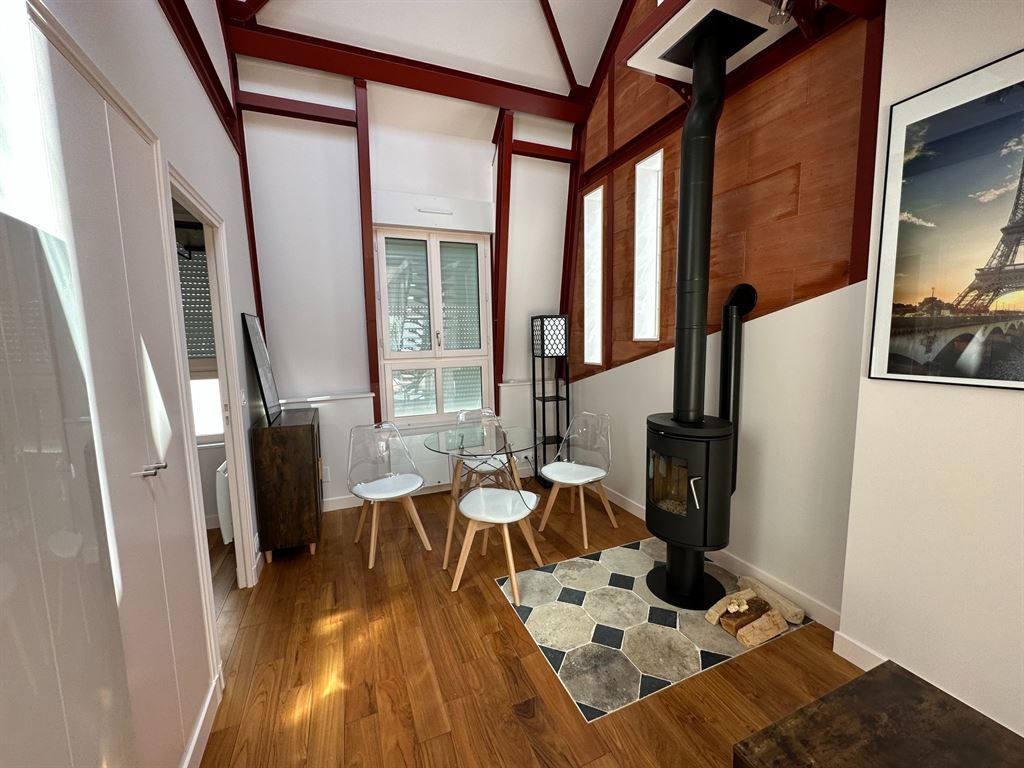 Flat Rue Valadon in Paris