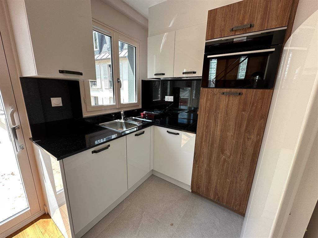 Flat Rue Valadon in Paris
