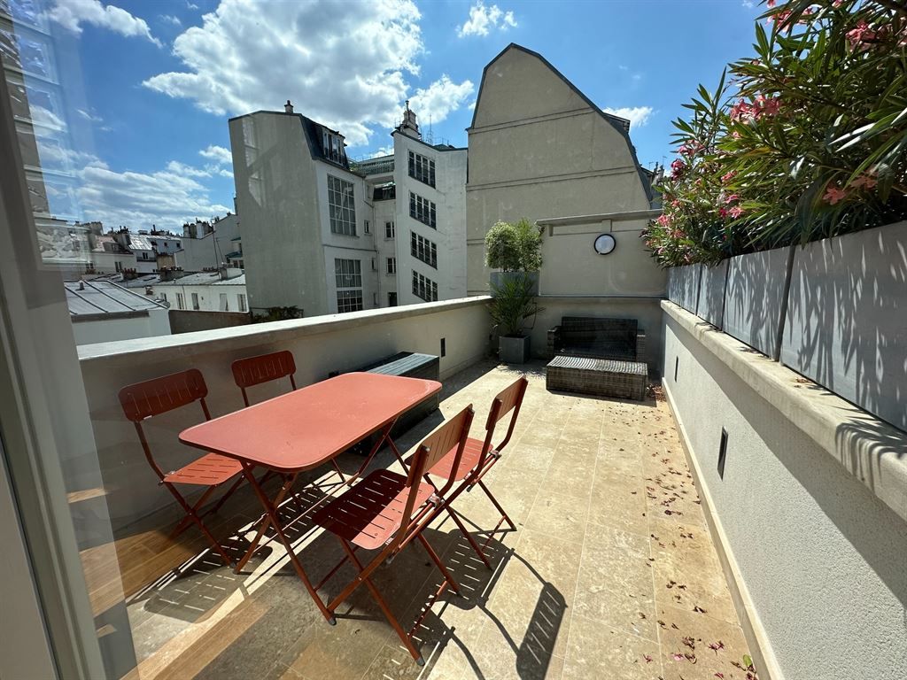 Flat Rue Valadon in Paris