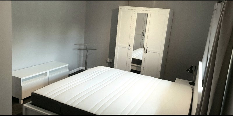 Room Poole Crescent in Birmingham