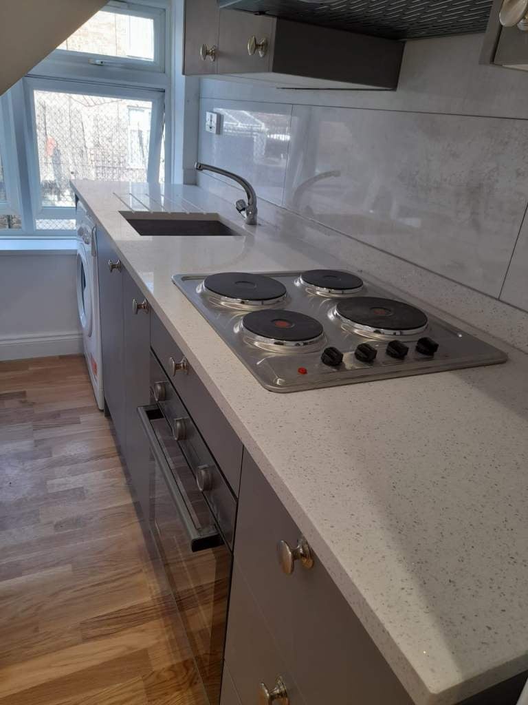 Flat Halston Close in Greater London