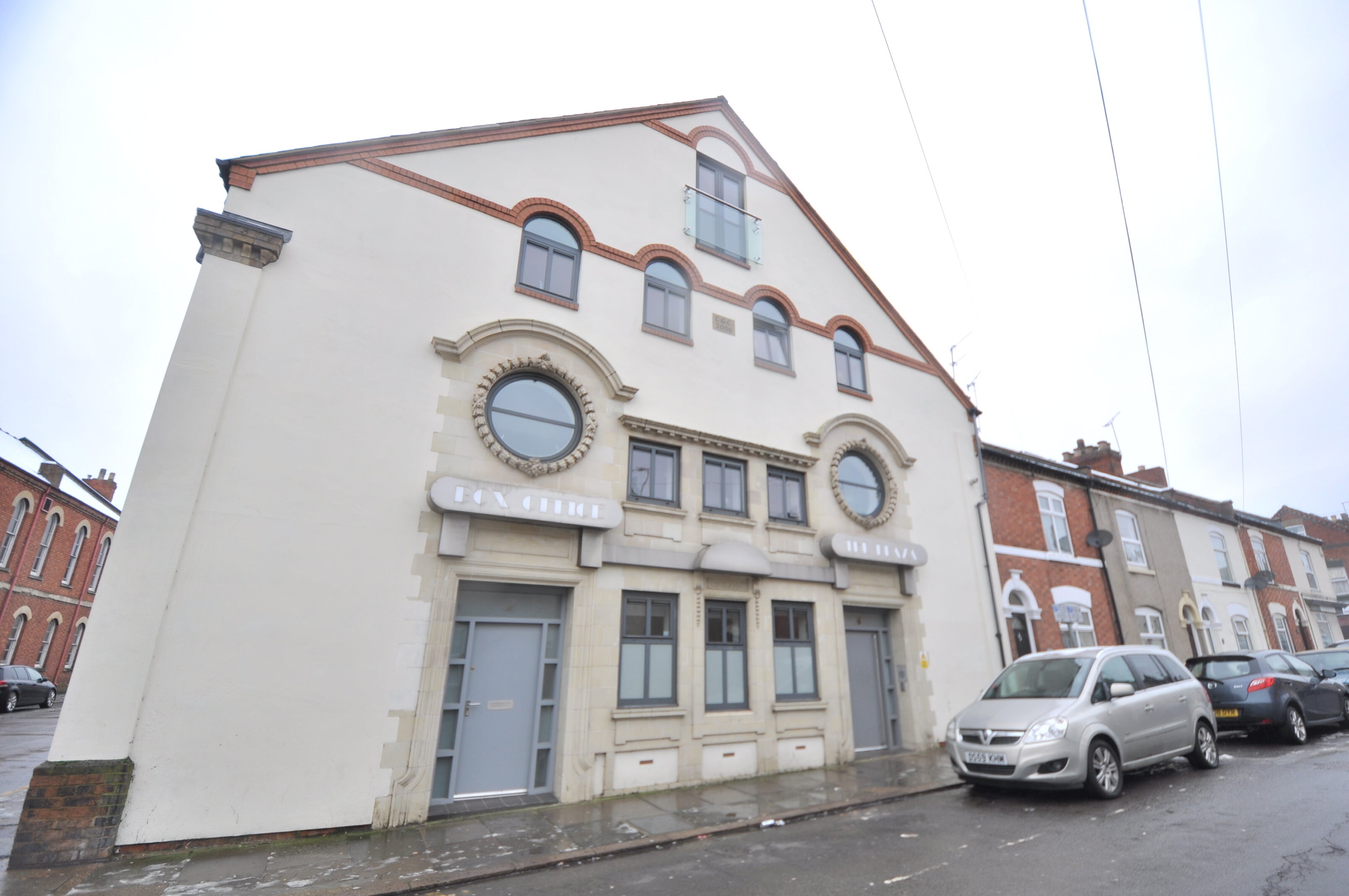 Flat Alcombe Road in Northampton