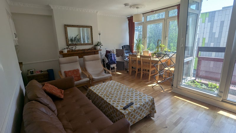 Flat Falmouth Road in Greater London