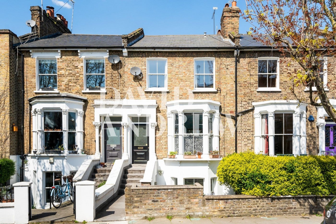 Flat Riversdale Road in Greater London