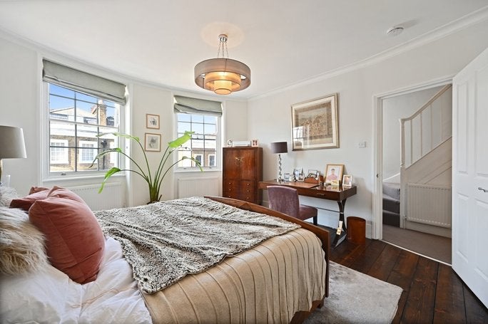 Flat Needham Road in London