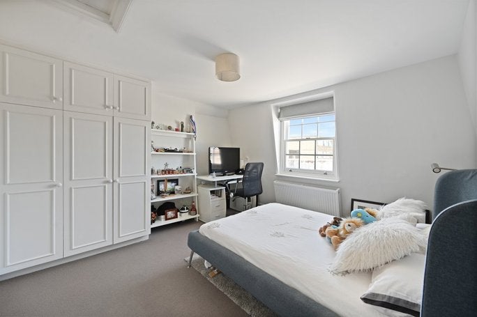 Flat Needham Road in London