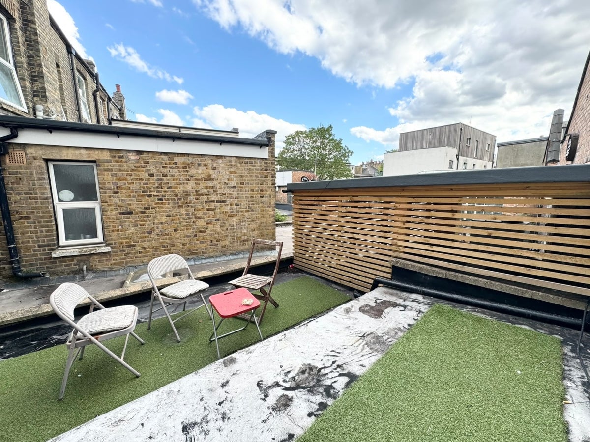 Flat Brecknock Road in Greater London