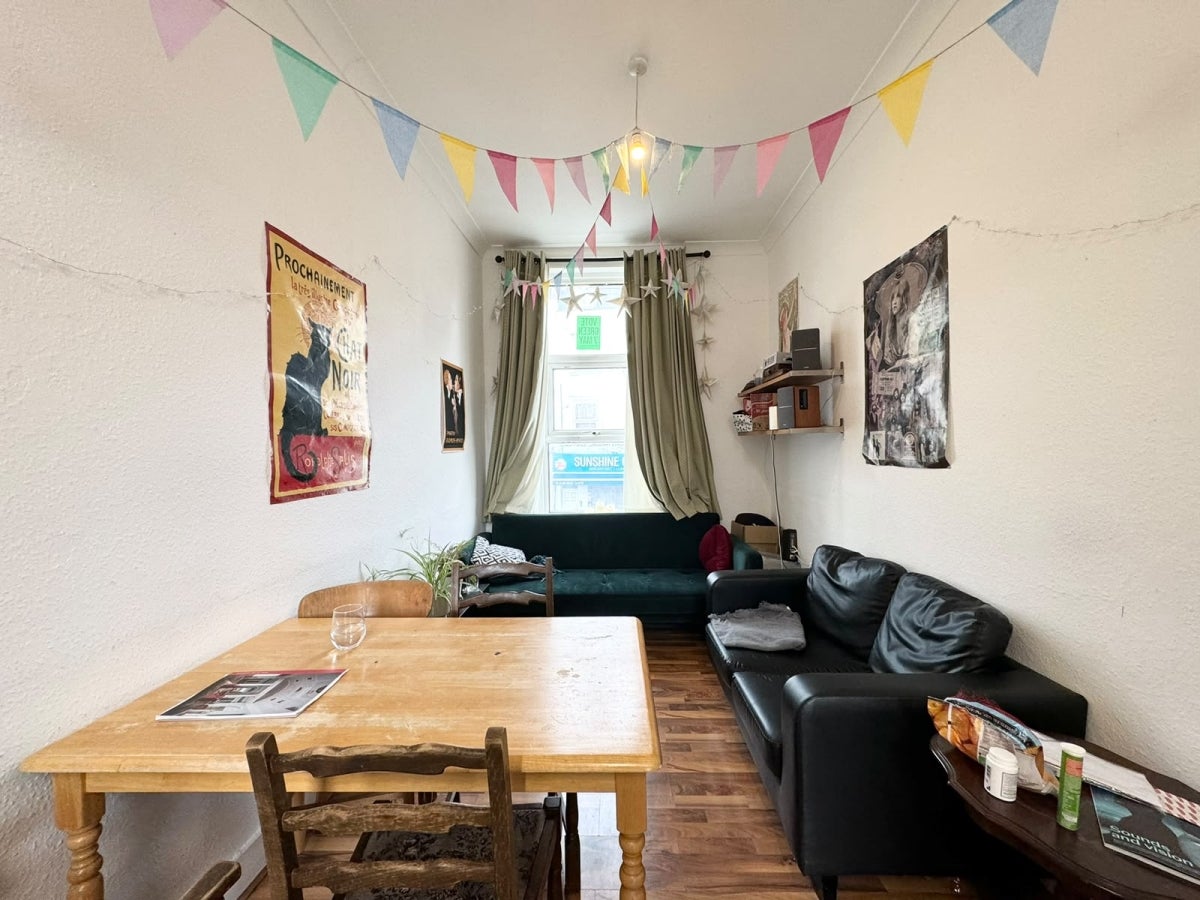 Flat Brecknock Road in Greater London