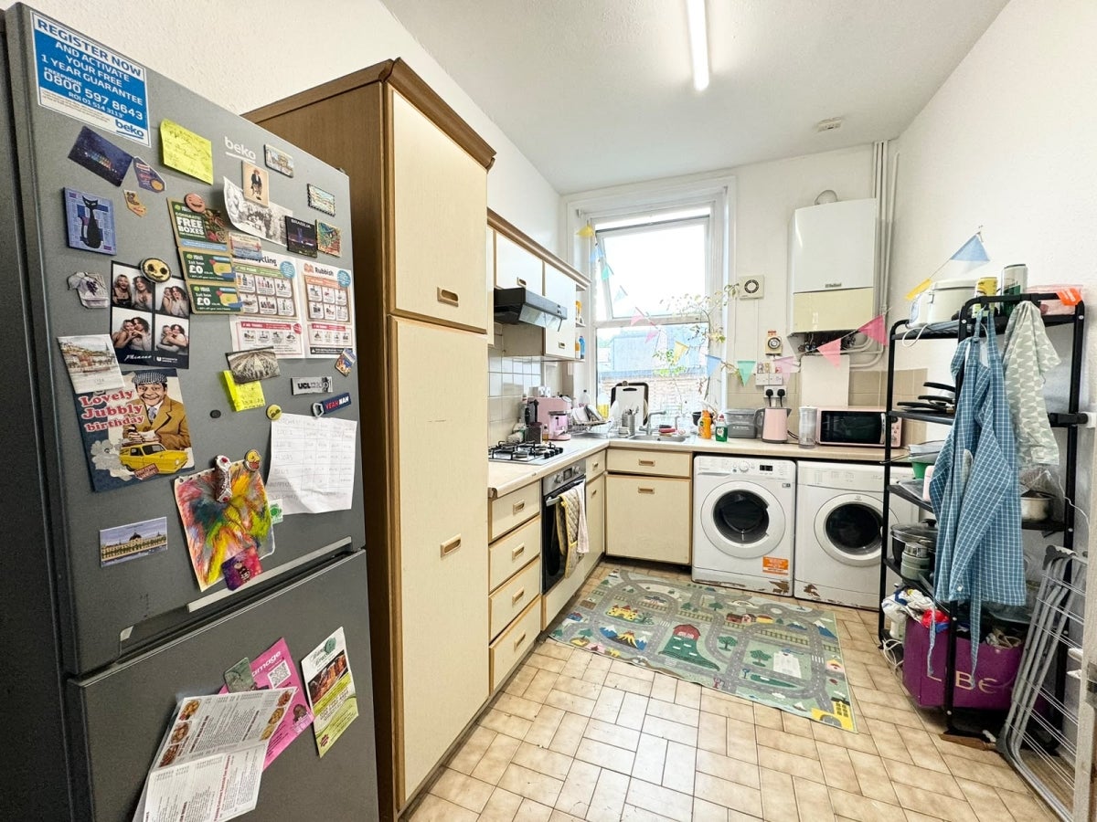 Flat Brecknock Road in Greater London
