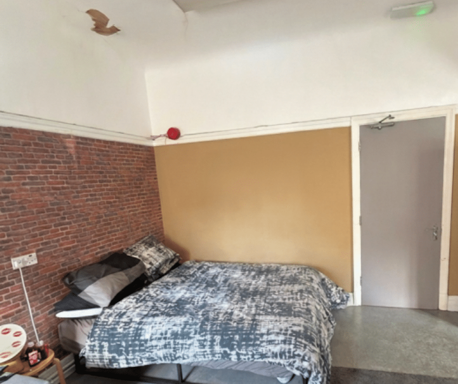Room Kingsgate Road in Greater London
