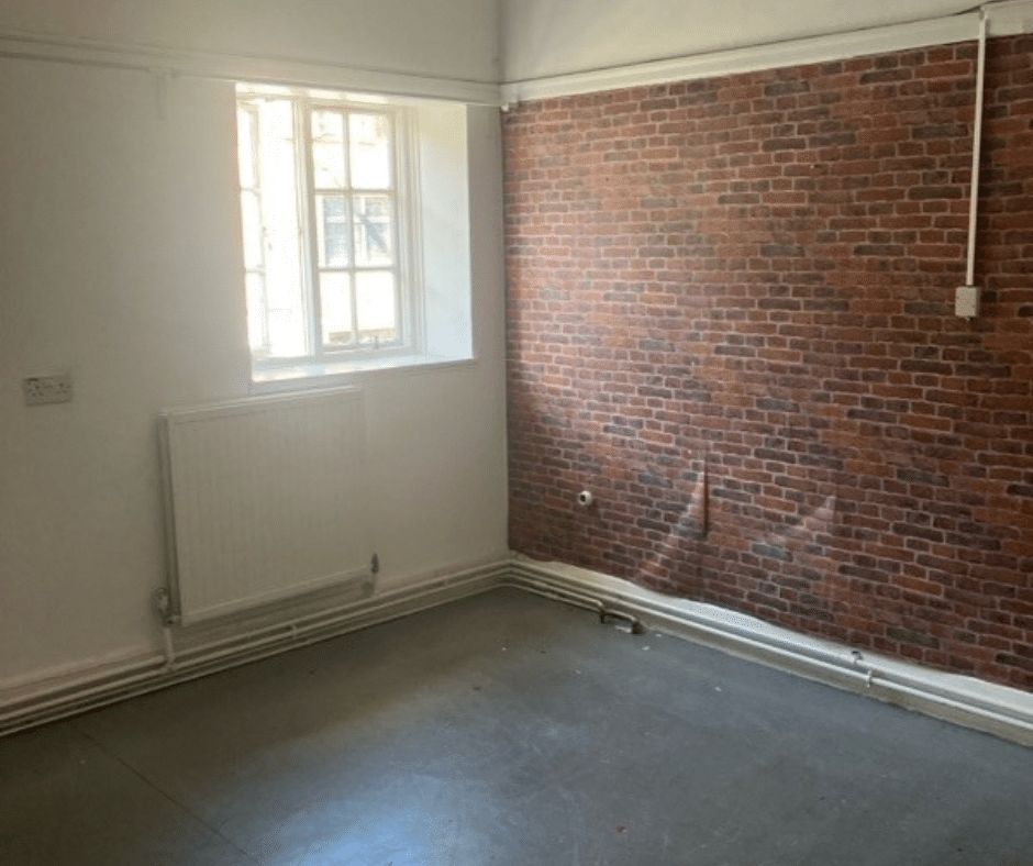 Room Kingsgate Road in Greater London