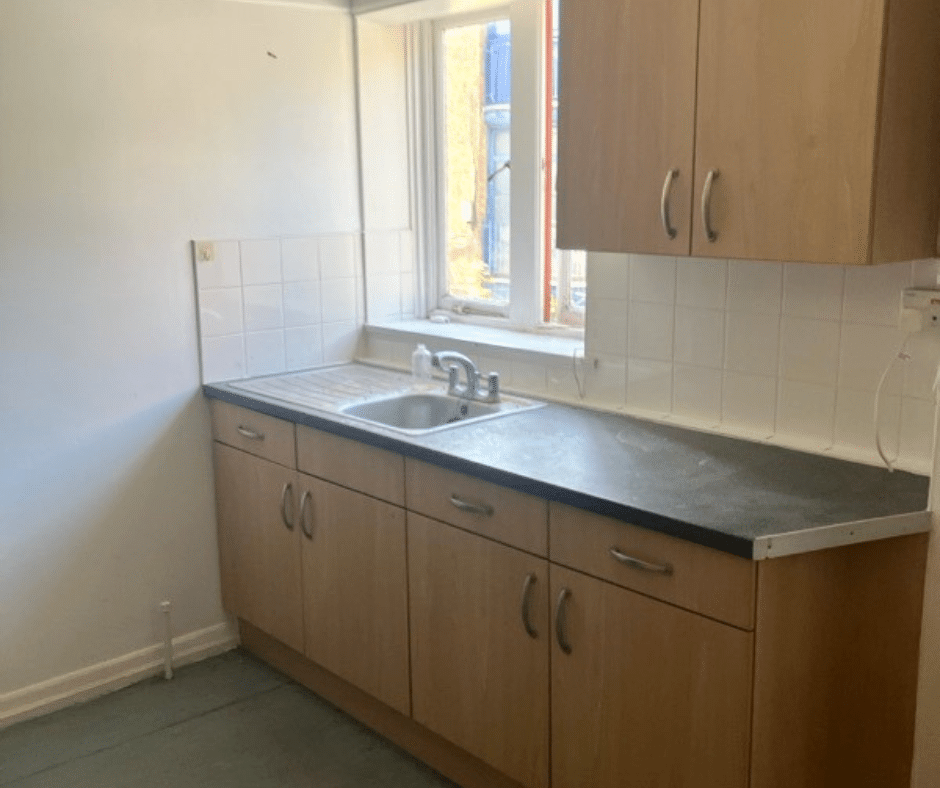 Room Kingsgate Road in Greater London