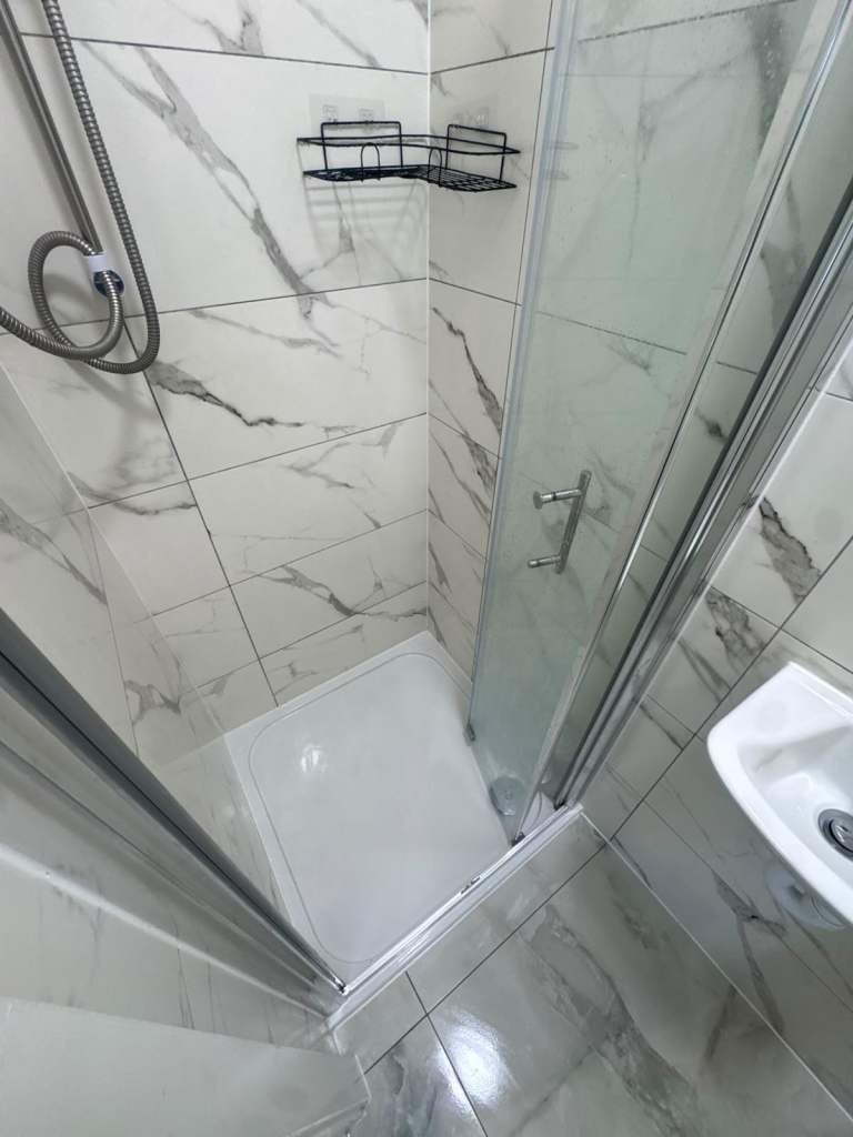 Flat Booth Close in Greater London