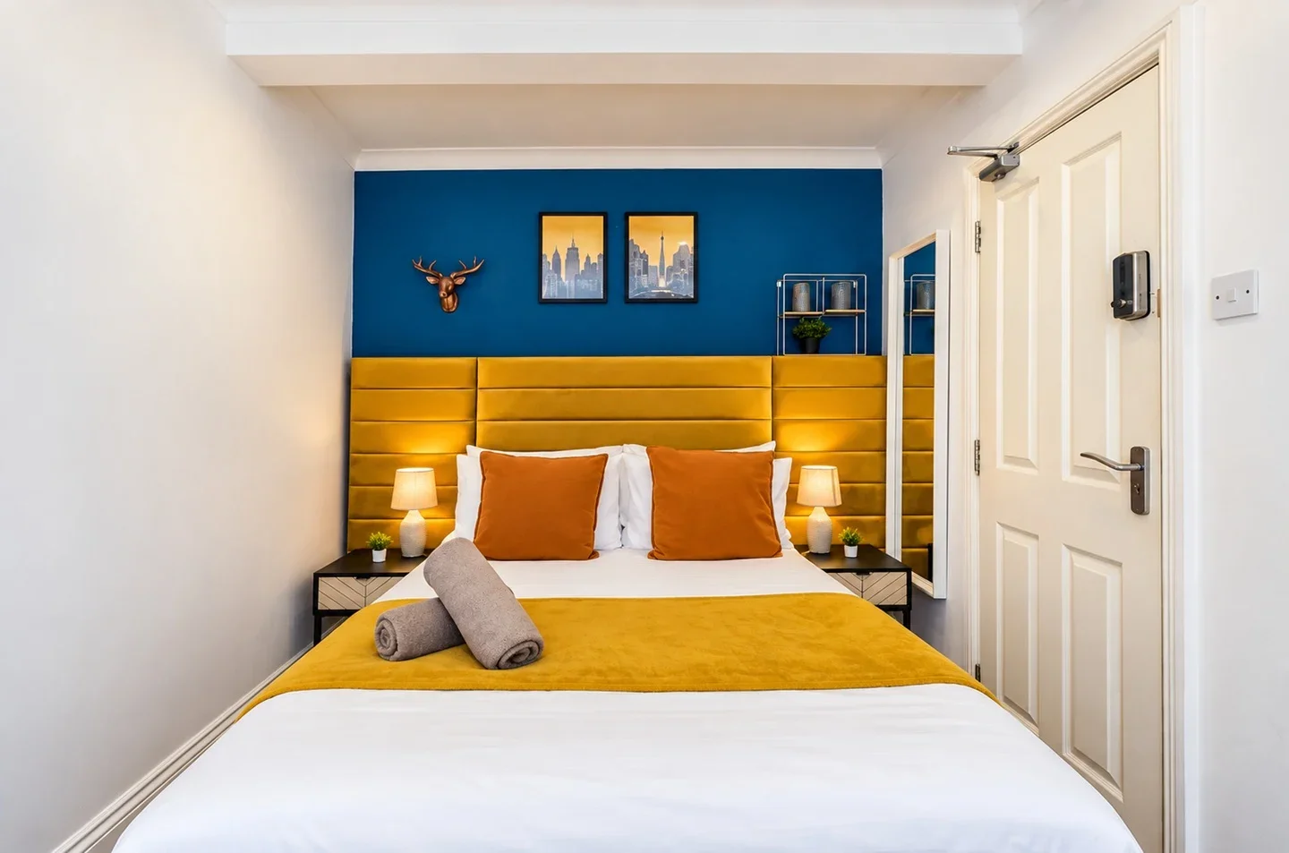 Room Studd Street in Greater London