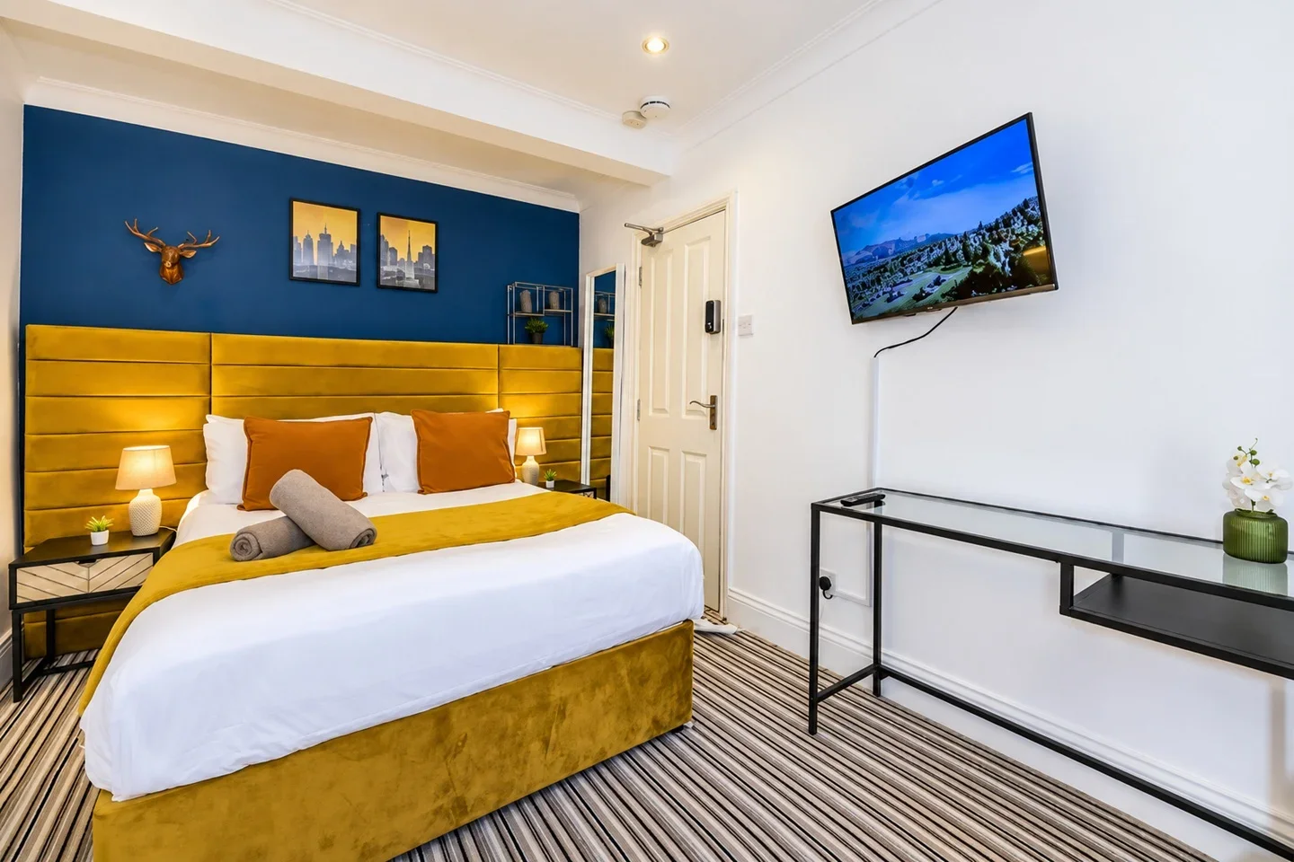Room Studd Street in Greater London