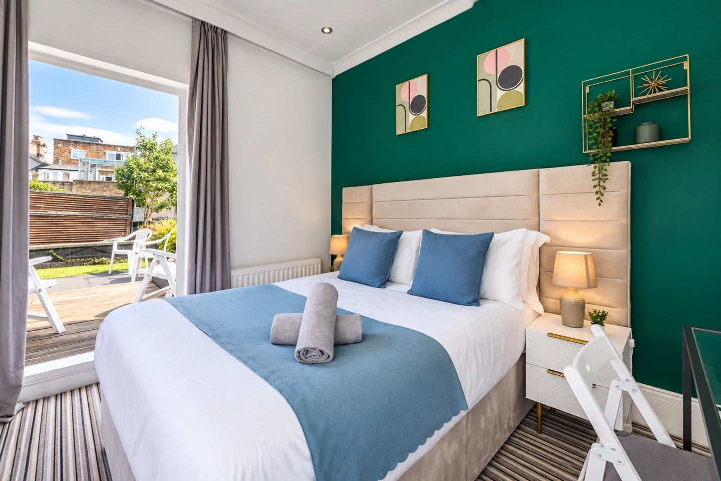 Room Studd Street in Greater London