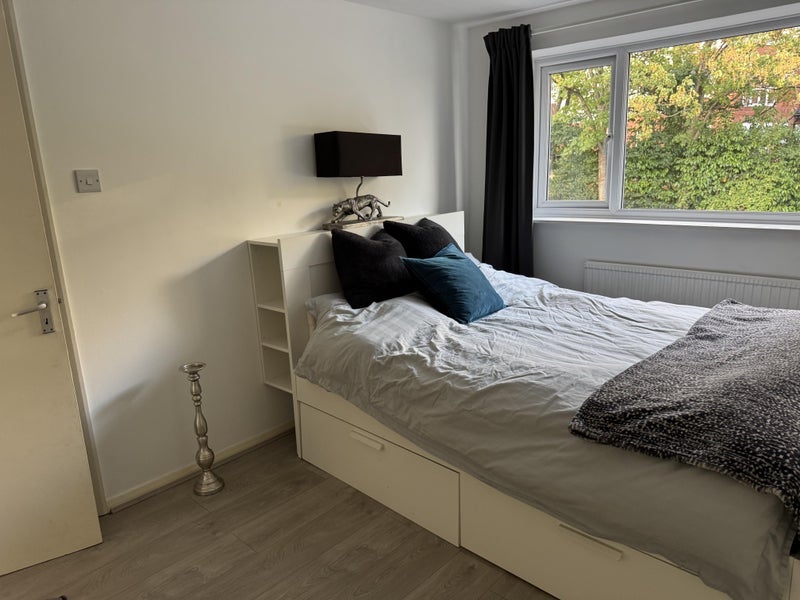 Room Clare Road in Maidenhead
