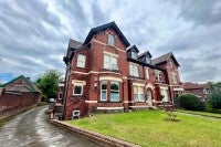 Flat Wellington Road North in Stockport