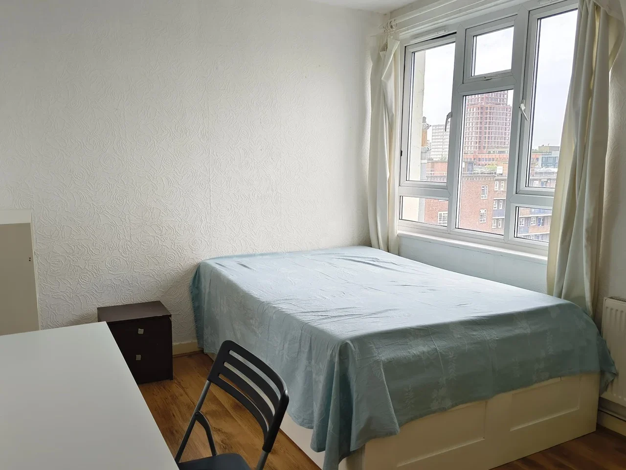 Flat Evelyn Walk in Greater London