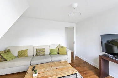 Flat Goldsmith Road in Greater London