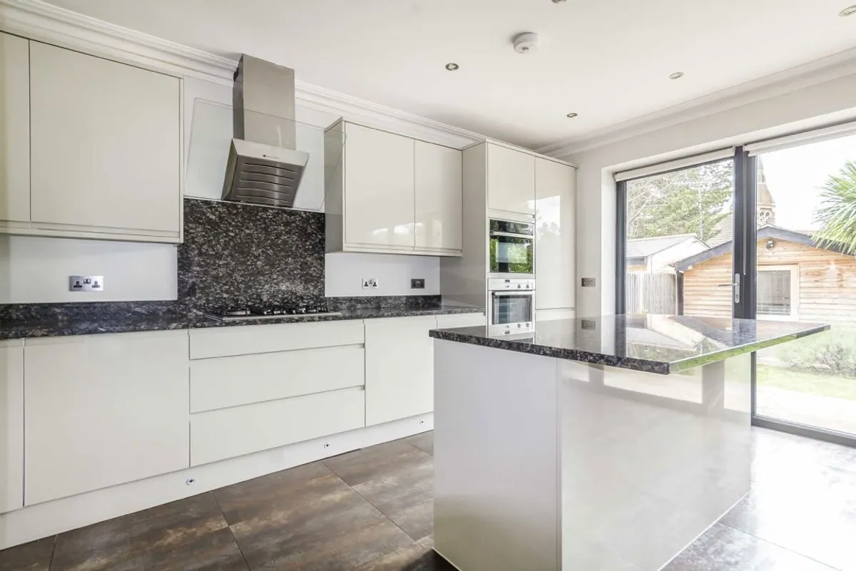 House Gibbon Road in Greater London