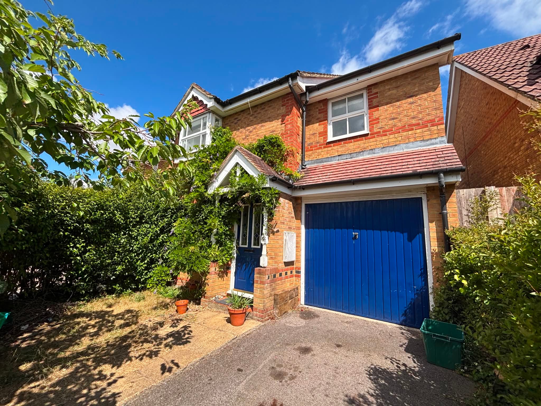House Bluebell Way in Thatcham