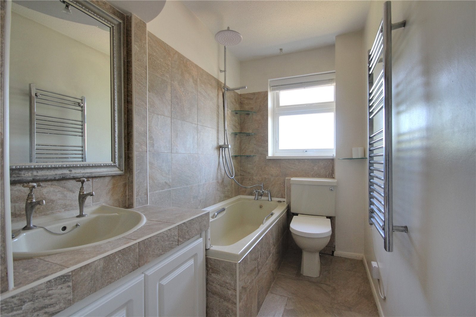 Flat St Andrews in Bracknell