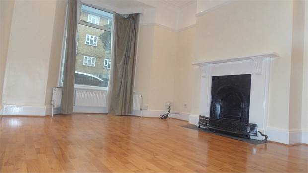 Flat Clive Road in Greater London