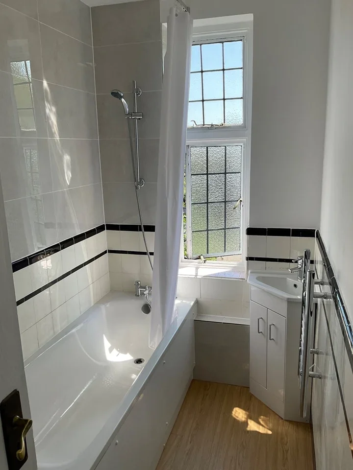 Flat Addiscombe Road in Greater London