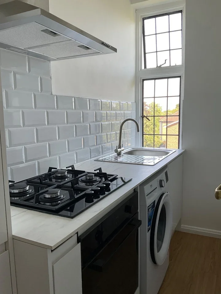 Flat Addiscombe Road in Greater London