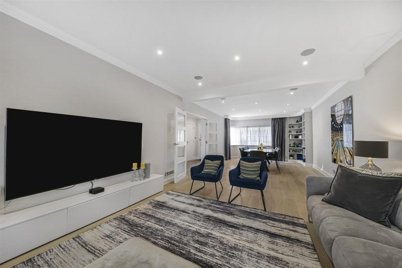 House Finchley Road in Greater London