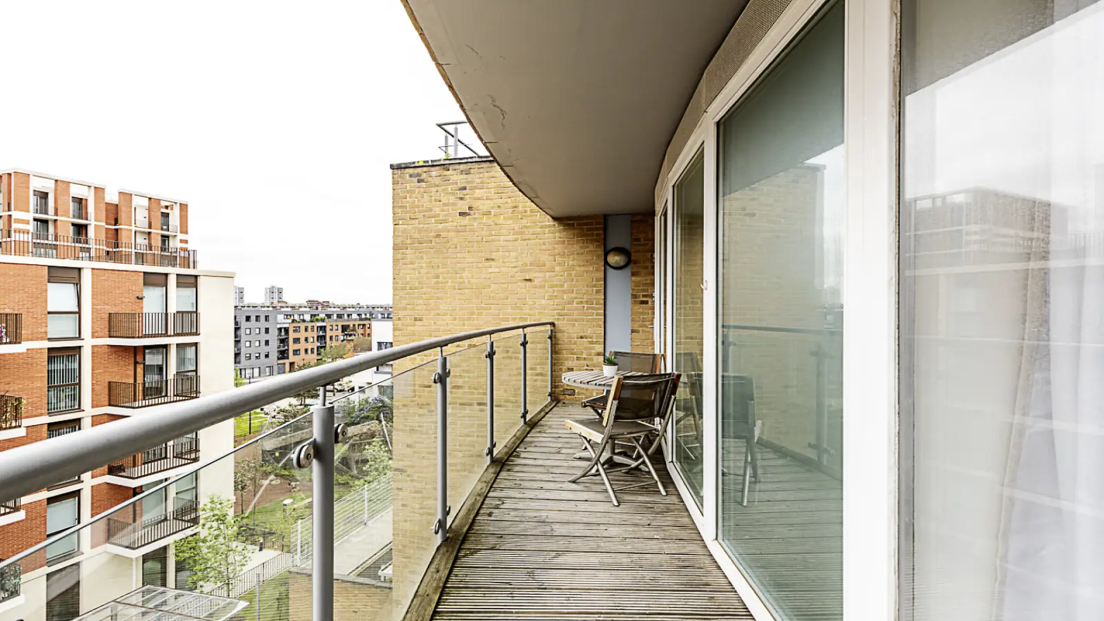 Flat Thessaly Road in Greater London