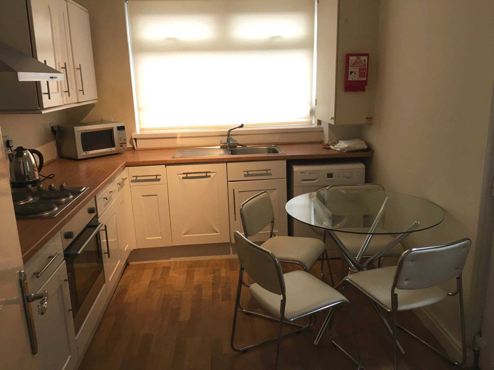 Flat Chandos Grove in Salford
