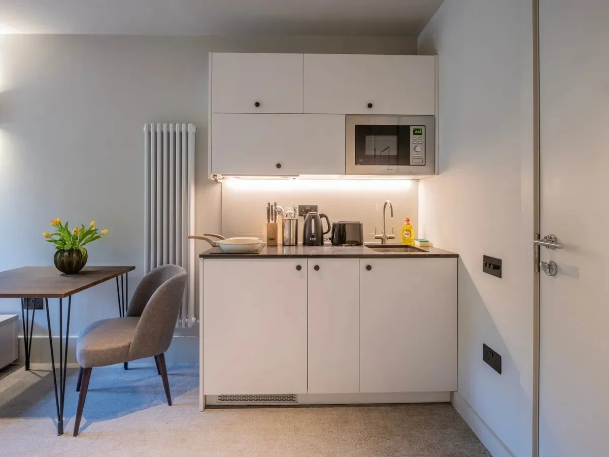Flat Augustus Road in Greater London