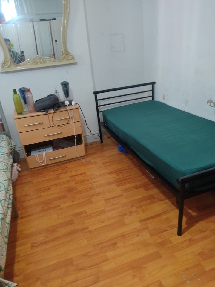 Room Essex Road in Greater London