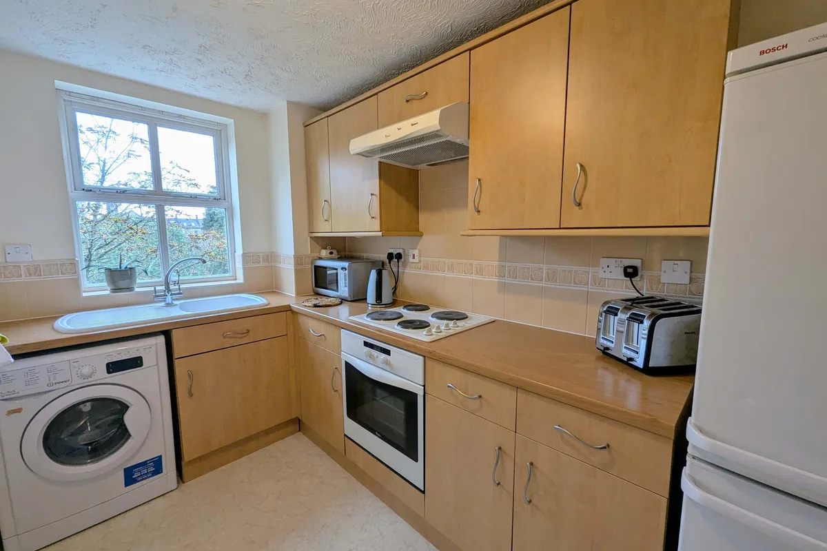 Flat Jellicoe Avenue in Bristol