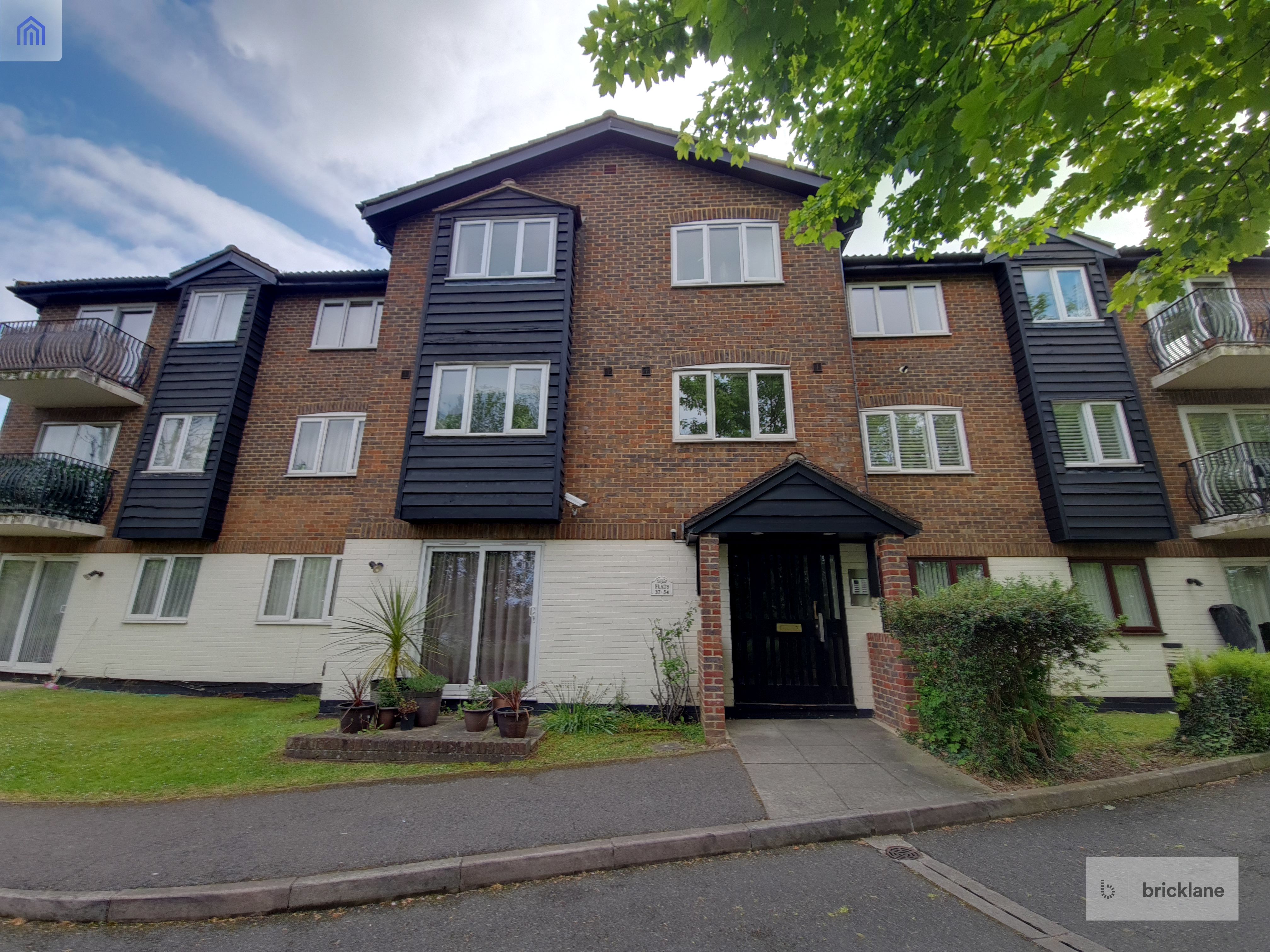 Flat Birchend Close in Greater London