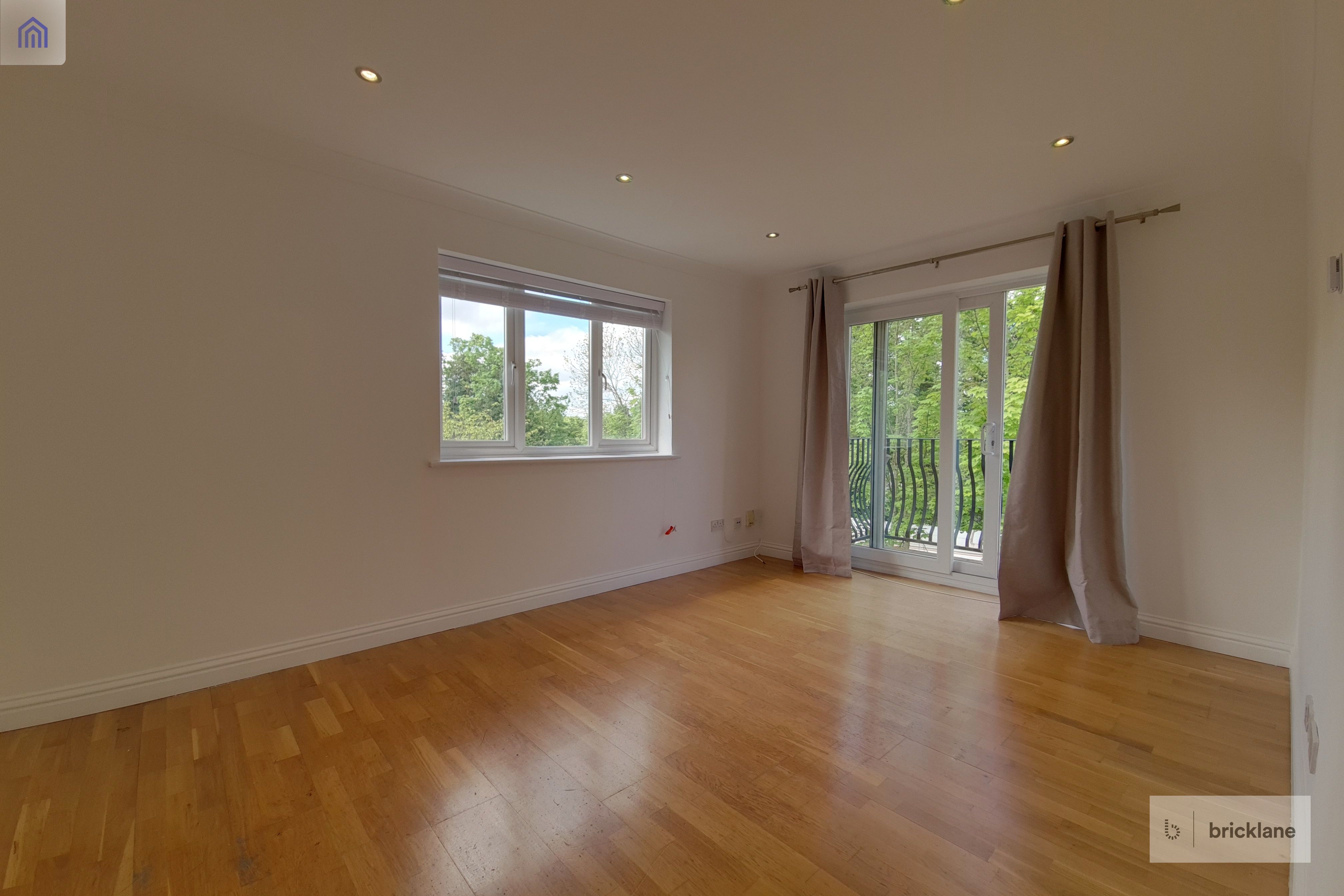 Flat Birchend Close in Greater London