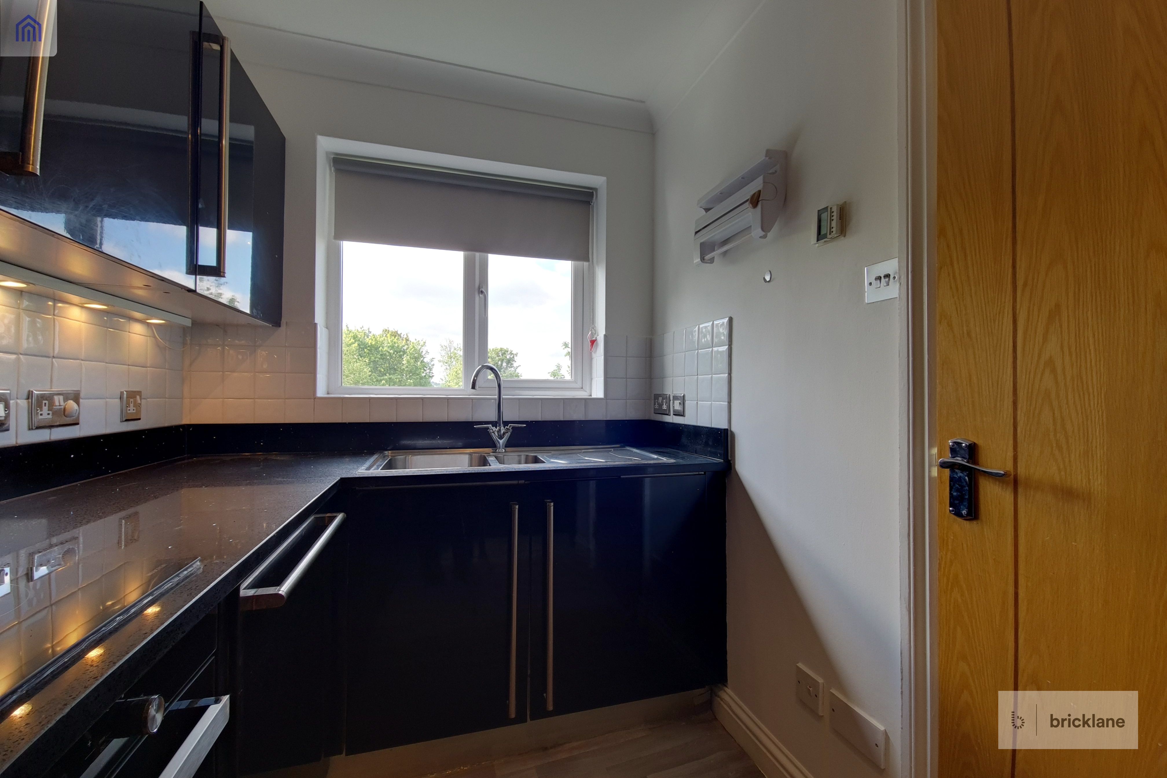 Flat Birchend Close in Greater London