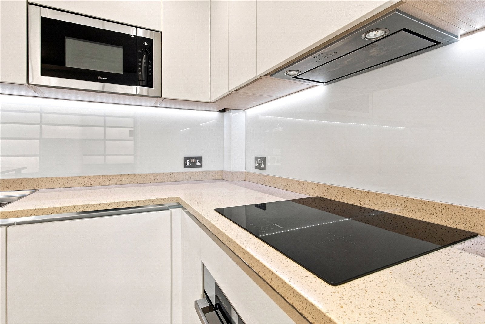 Flat Margaret Road in Greater London