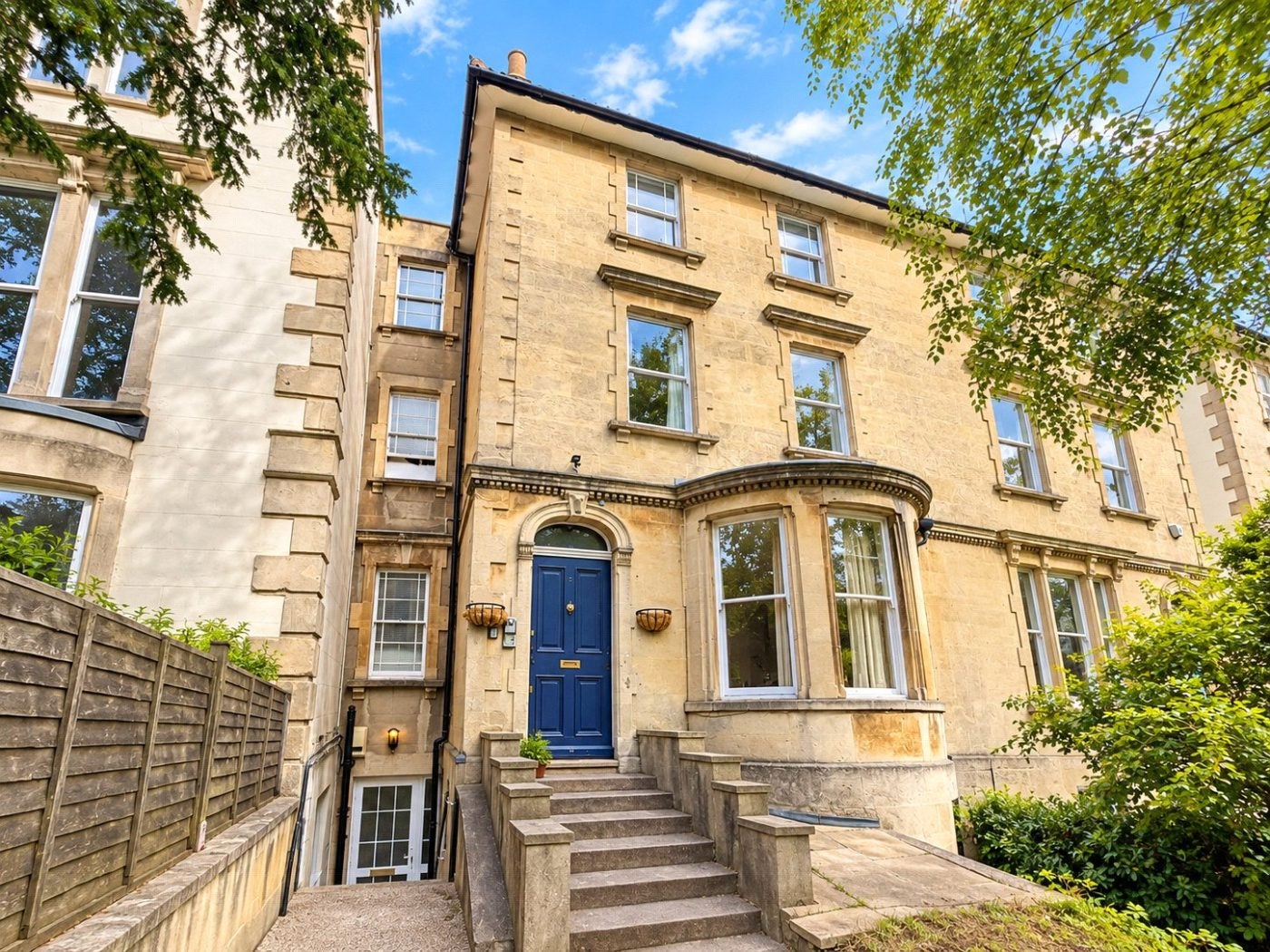 Flat Fremantle Road in Bristol