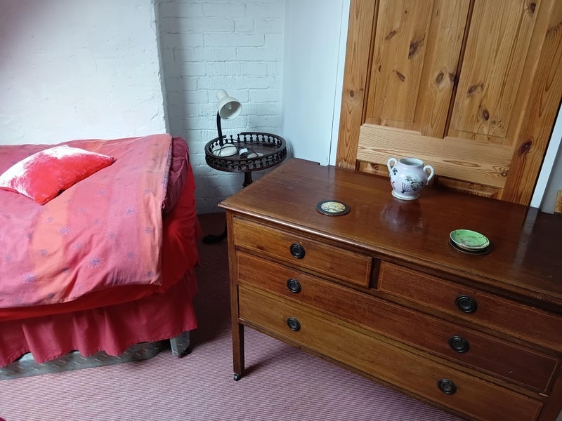 Room Compton Road in Greater London