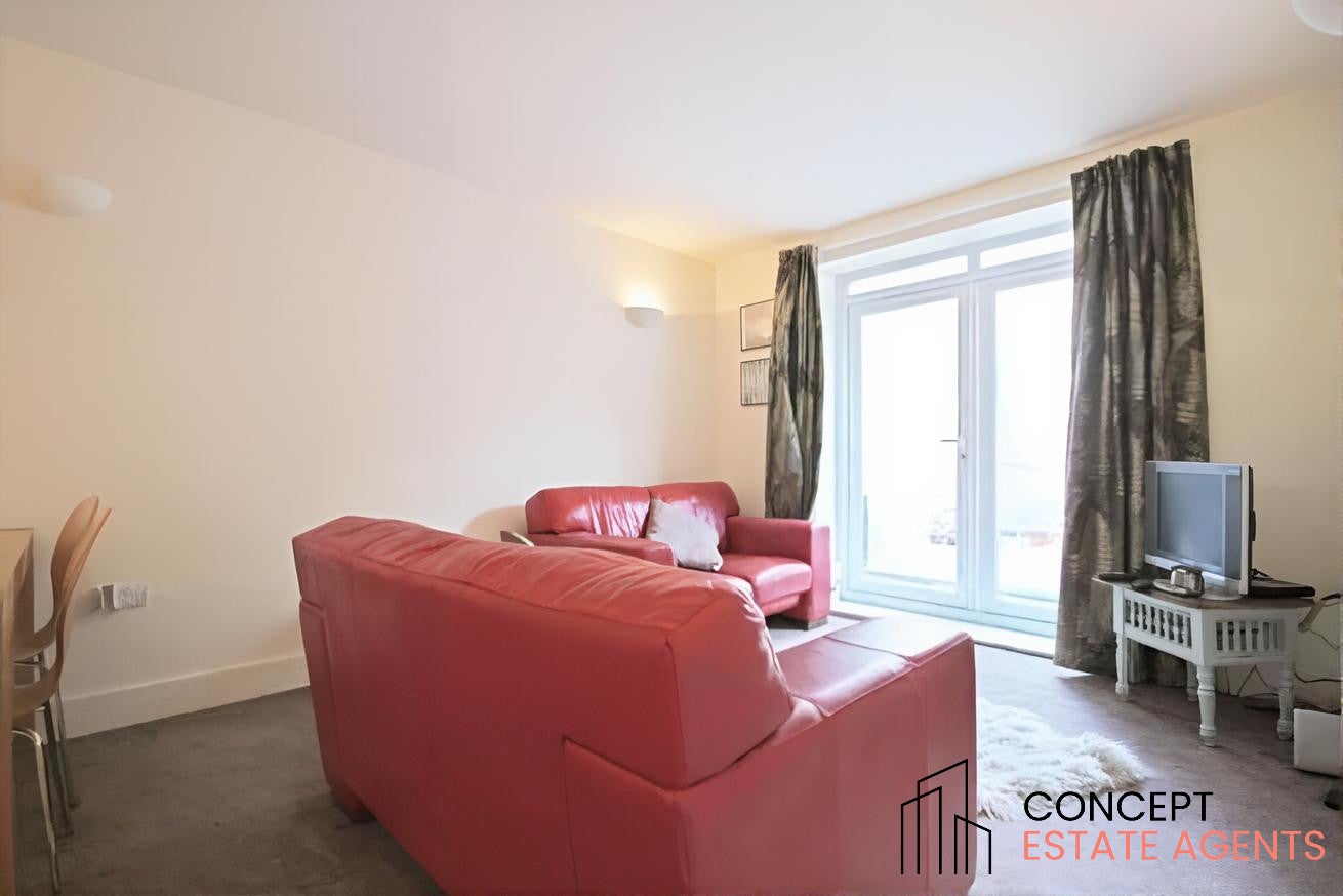 Flat Charlmont Road in Greater London