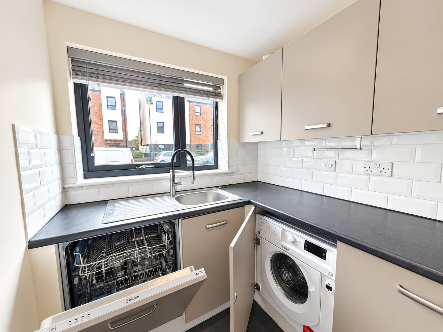 House Woodfield Way in Doncaster