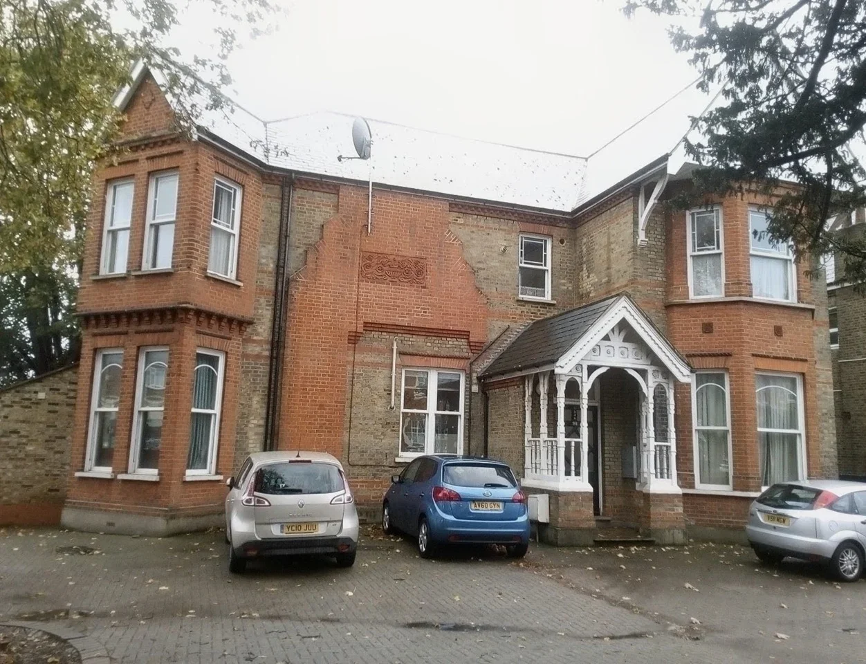 Room Madeley Road in Greater London