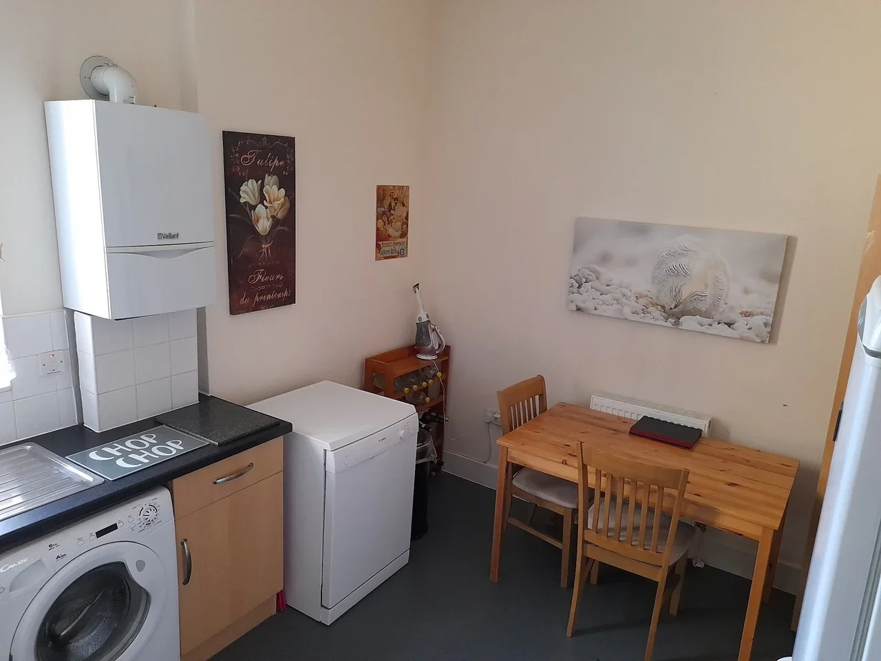 Room Madeley Road in Greater London
