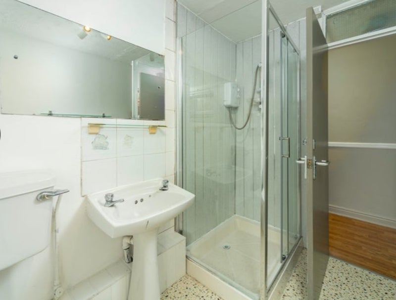 Room Moss Lane East in Manchester