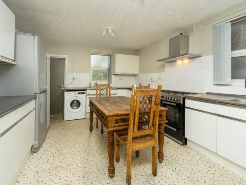 Room Moss Lane East in Manchester